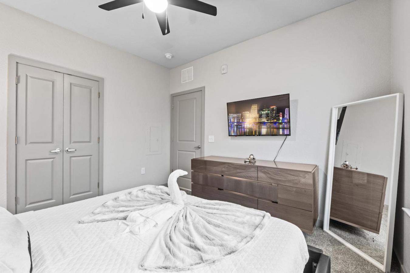 Tropicana Field 1 Bed In Downtown St Pete With Free Parking Saint Petersburg Eksteriør billede