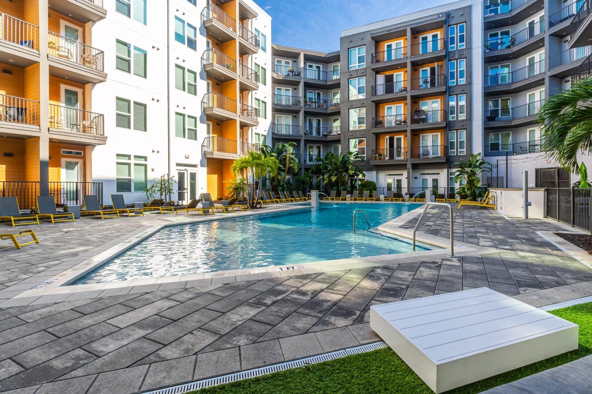 Tropicana Field 1 Bed In Downtown St Pete With Free Parking Saint Petersburg Eksteriør billede
